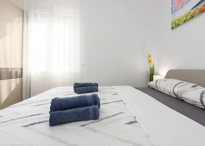 Lumera Apartment *